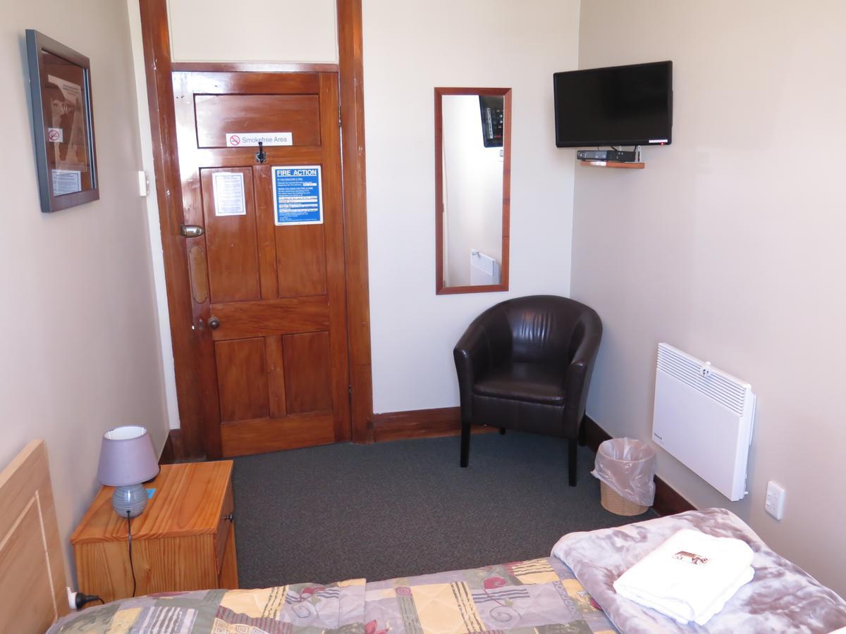 Mossburn Railway Hotel Room photo
